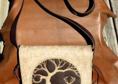 sac bandoulière cuir artisanal arbre de vie