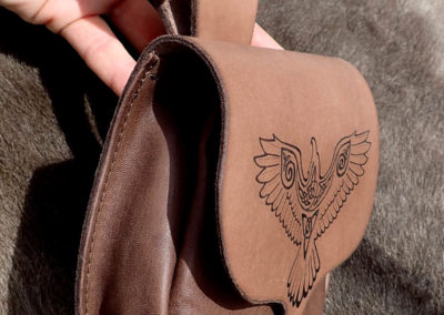 escarcelle pochette de ceinture cuir artisanale corbeau viking médiéval