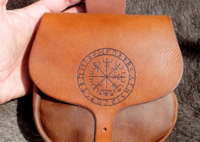 escarcelle pochette de ceinture cuir artisanale vegvisir viking médiéval